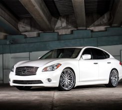 Lexani Wheels on Infiniti